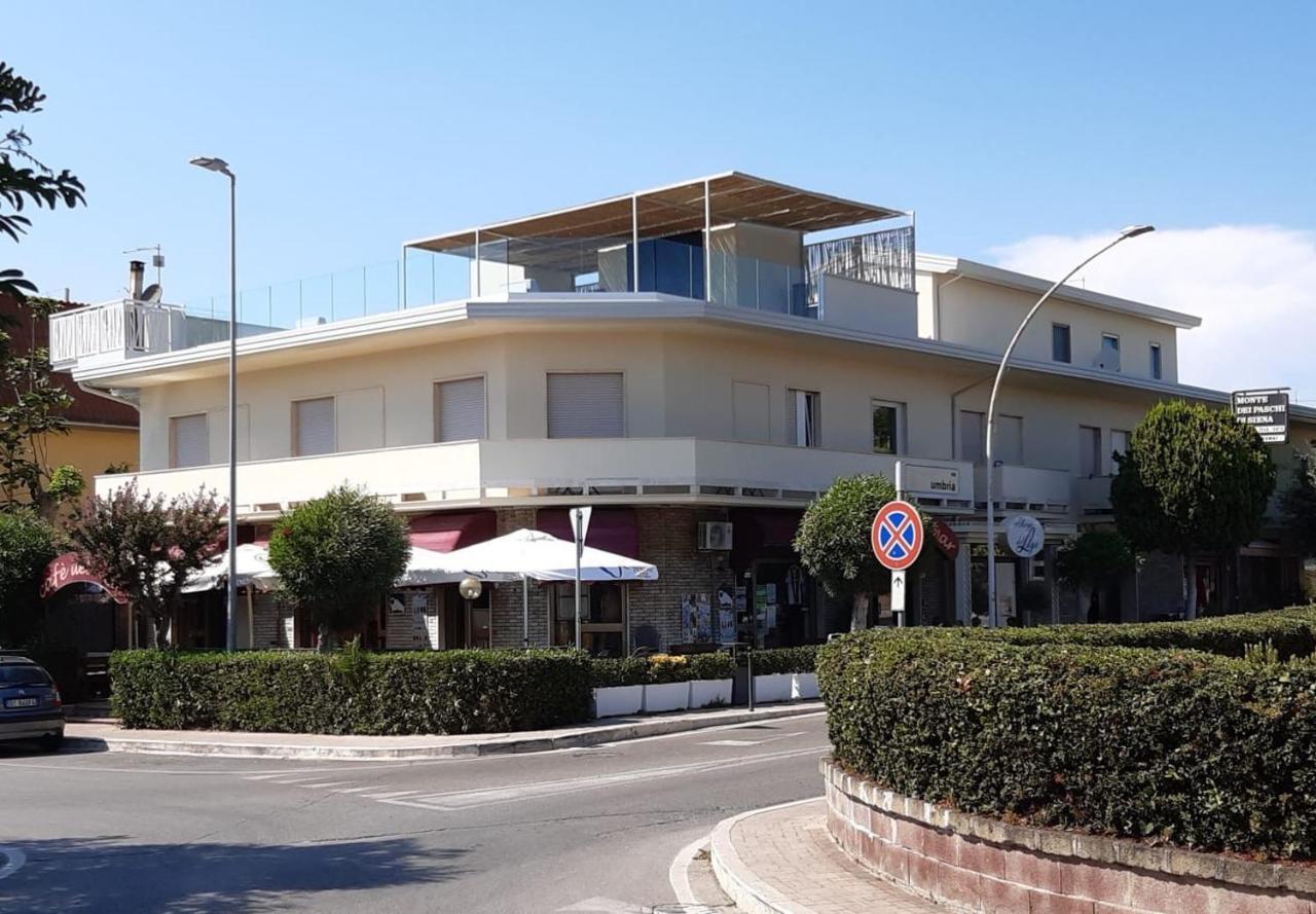 Albergo Del Lago 까팔비오 외부 사진